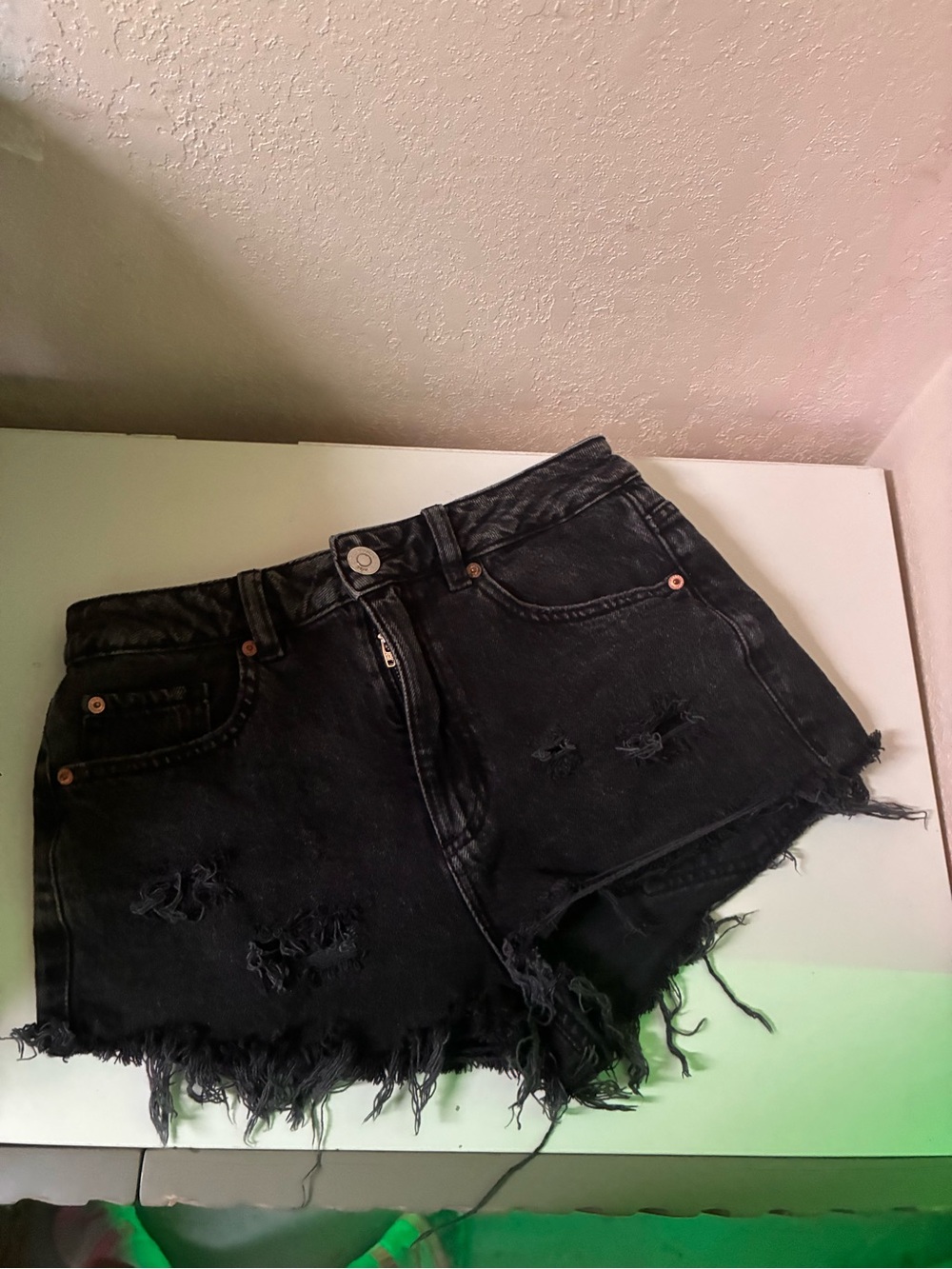 5/$35🐛 Garage Black Distressed Denim Cutoff Shorts